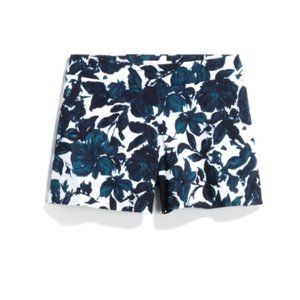 MARGARET M Lea Navy White Floral Printed Slimming Front Short SZ L